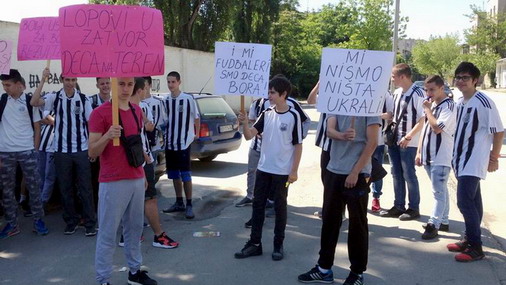 Protest mladih fudbalskih nada grada bakra / foto: IST Media